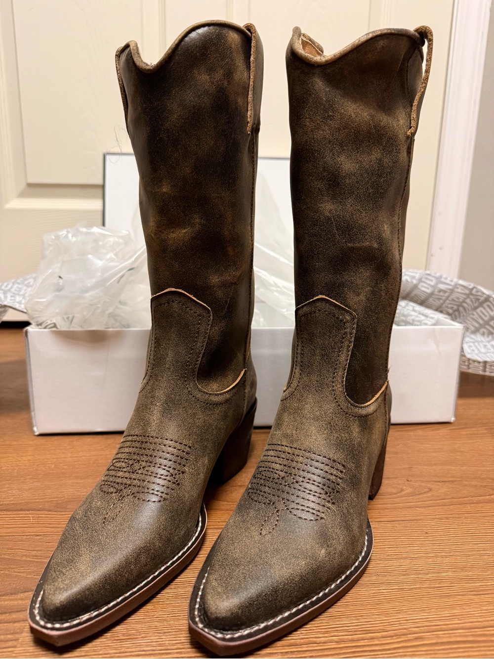 Steve Madden Distressed Brown Western Boots